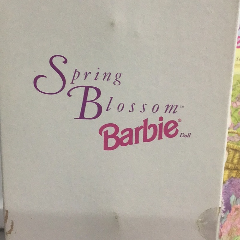 AVON BARBIE DOLL AVON EXCLUSIVE SPECIAL EDITION BARBIE DOLL - Picture 5 of 14